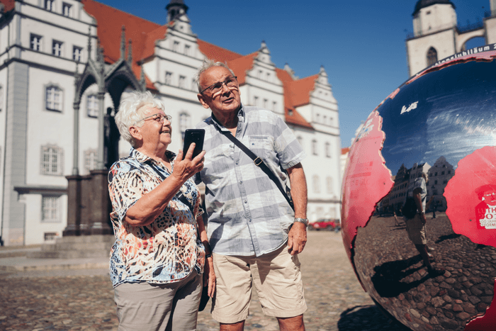 No alternative text found